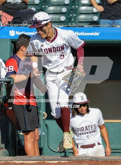 Thumbnail 3 in London vs. Brock (UIL 3A Baseball Final) photogallery.