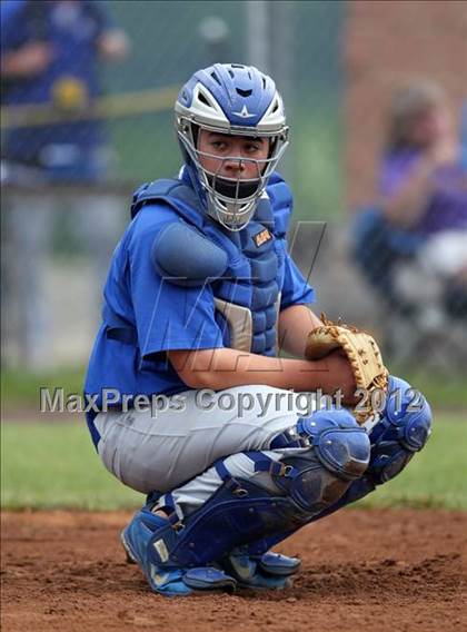 Thumbnail 1 in Haldane vs. Voorheesville (NYSPHSAA Class C Semifinal) photogallery.