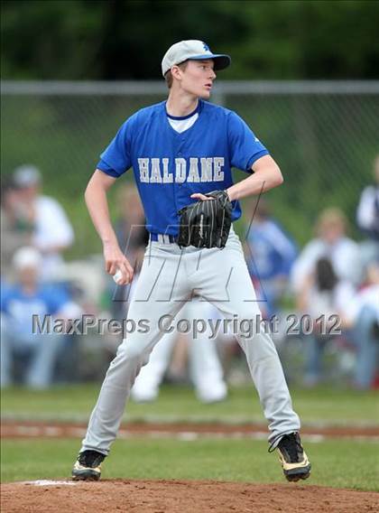 Thumbnail 2 in Haldane vs. Voorheesville (NYSPHSAA Class C Semifinal) photogallery.