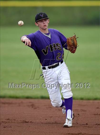 Thumbnail 1 in Haldane vs. Voorheesville (NYSPHSAA Class C Semifinal) photogallery.