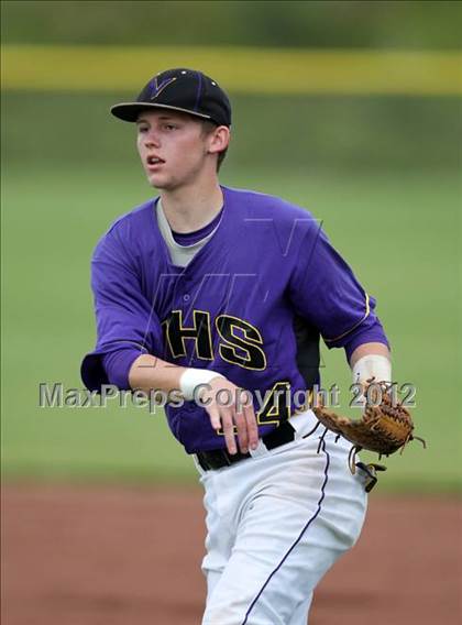 Thumbnail 1 in Haldane vs. Voorheesville (NYSPHSAA Class C Semifinal) photogallery.
