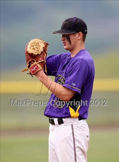 Thumbnail 2 in Haldane vs. Voorheesville (NYSPHSAA Class C Semifinal) photogallery.