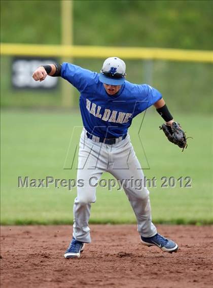 Thumbnail 1 in Haldane vs. Voorheesville (NYSPHSAA Class C Semifinal) photogallery.