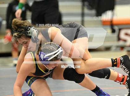 Thumbnail 1 in UHSAA 6A Divisionals photogallery.
