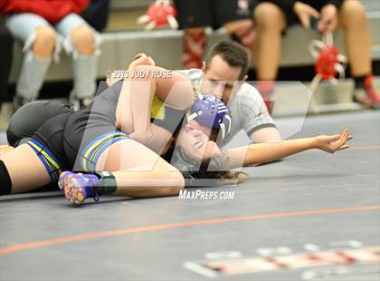 Thumbnail 2 in UHSAA 6A Divisionals photogallery.