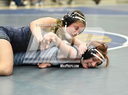 Thumbnail 1 in UHSAA 6A Divisionals photogallery.