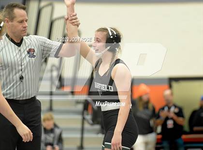 Thumbnail 1 in UHSAA 6A Divisionals photogallery.