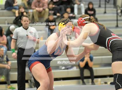Thumbnail 1 in UHSAA 6A Divisionals photogallery.