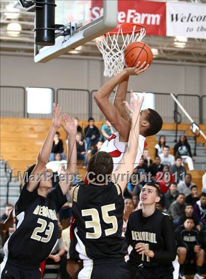 Thumbnail 2 in Pasadena Memorial vs Crosby (Mc Donald's Texas Invitational) photogallery.