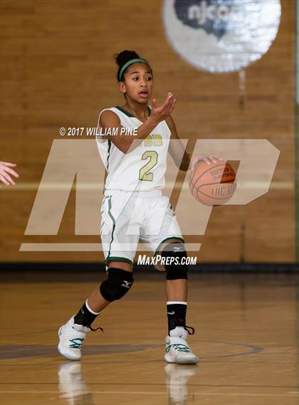 Thumbnail 3 in Roosevelt vs Red Hook (MHAL Semifinal) photogallery.