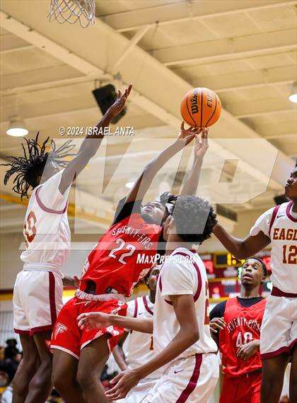 Thumbnail 3 in Seventy-First @ Douglas Byrd photogallery.