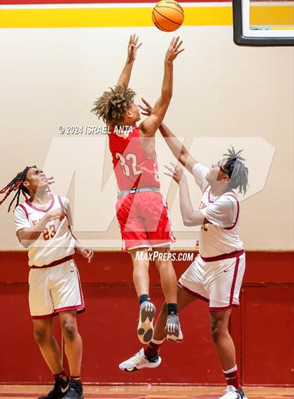 Thumbnail 3 in Seventy-First @ Douglas Byrd photogallery.