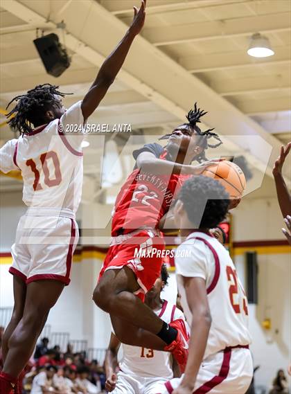 Thumbnail 2 in Seventy-First @ Douglas Byrd photogallery.