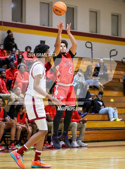 Thumbnail 2 in Seventy-First @ Douglas Byrd photogallery.