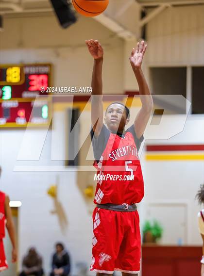 Thumbnail 3 in Seventy-First @ Douglas Byrd photogallery.