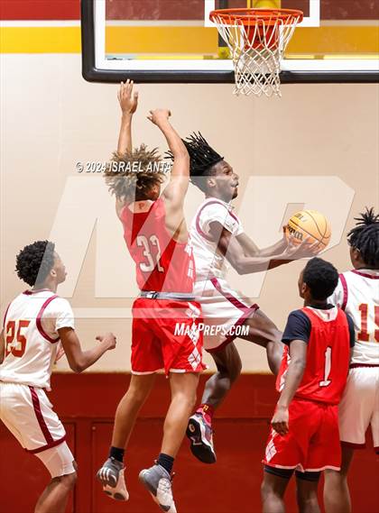Thumbnail 1 in Seventy-First @ Douglas Byrd photogallery.