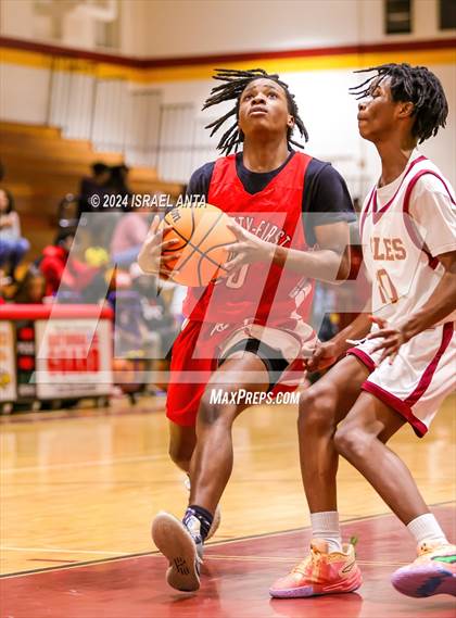 Thumbnail 3 in Seventy-First @ Douglas Byrd photogallery.