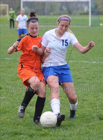 Thumbnail 1 in Mt. Vernon vs Freeburg (Harrisburg Tournament) photogallery.