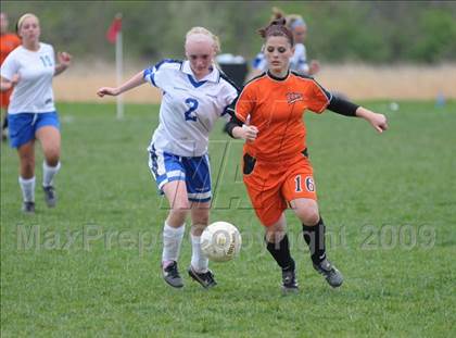 Thumbnail 3 in Mt. Vernon vs Freeburg (Harrisburg Tournament) photogallery.