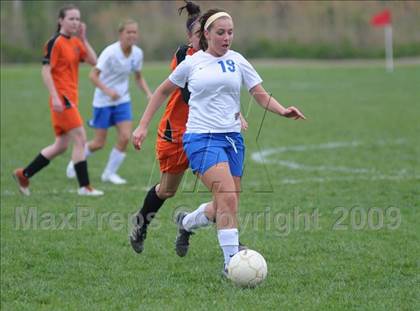 Thumbnail 3 in Mt. Vernon vs Freeburg (Harrisburg Tournament) photogallery.