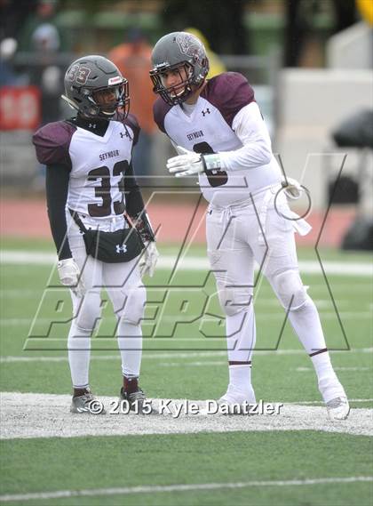 Thumbnail 1 in Albany vs Seymour (UIL 2A Regional Playoff) photogallery.