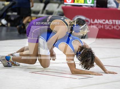 Thumbnail 2 in Fillmore vs Valencia (Lancaster) photogallery.