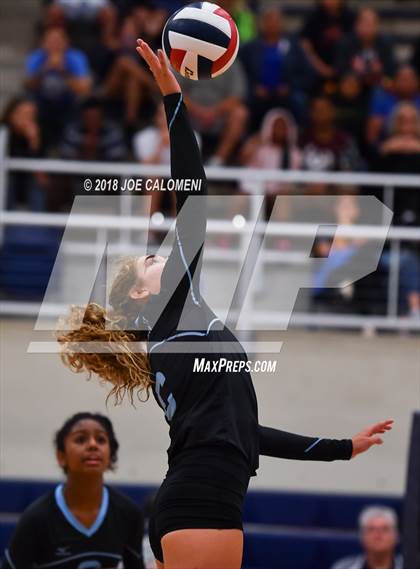 Thumbnail 2 in Madison vs Harlan (NISD Volleyball Tournament) photogallery.