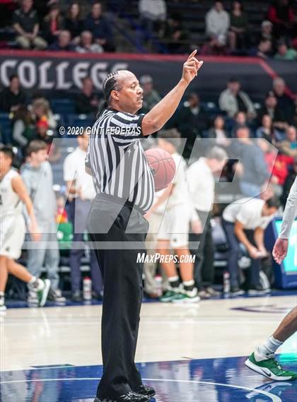 Thumbnail 1 in De La Salle vs. Central Catholic (MaxPreps MLK Classic) photogallery.