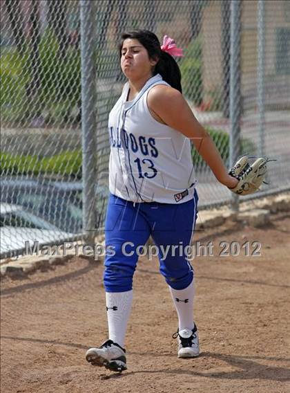 Thumbnail 1 in Crescenta Valley @ Burbank photogallery.