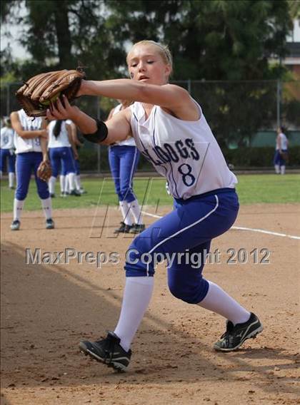 Thumbnail 2 in Crescenta Valley @ Burbank photogallery.