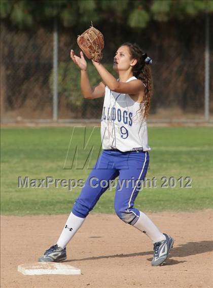 Thumbnail 3 in Crescenta Valley @ Burbank photogallery.