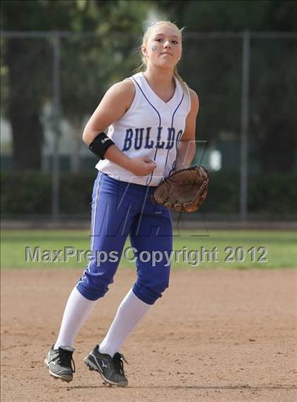 Thumbnail 1 in Crescenta Valley @ Burbank photogallery.