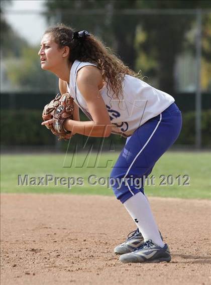 Thumbnail 3 in Crescenta Valley @ Burbank photogallery.
