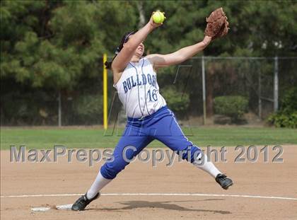 Thumbnail 3 in Crescenta Valley @ Burbank photogallery.
