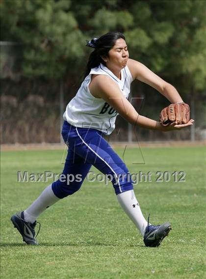 Thumbnail 1 in Crescenta Valley @ Burbank photogallery.