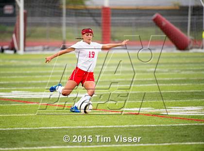 Thumbnail 1 in Regis Jesuit vs. Mountain Range (CHSAA 5A First Round) photogallery.