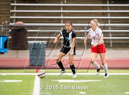 Thumbnail 2 in Regis Jesuit vs. Mountain Range (CHSAA 5A First Round) photogallery.