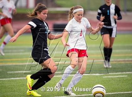 Thumbnail 2 in Regis Jesuit vs. Mountain Range (CHSAA 5A First Round) photogallery.