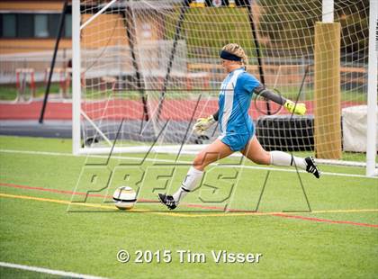 Thumbnail 1 in Regis Jesuit vs. Mountain Range (CHSAA 5A First Round) photogallery.