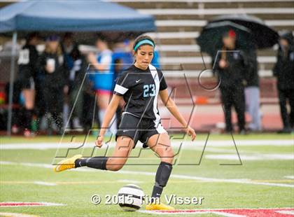 Thumbnail 2 in Regis Jesuit vs. Mountain Range (CHSAA 5A First Round) photogallery.
