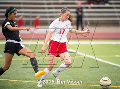 Thumbnail 3 in Regis Jesuit vs. Mountain Range (CHSAA 5A First Round) photogallery.