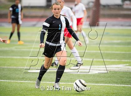 Thumbnail 3 in Regis Jesuit vs. Mountain Range (CHSAA 5A First Round) photogallery.