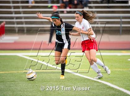 Thumbnail 1 in Regis Jesuit vs. Mountain Range (CHSAA 5A First Round) photogallery.
