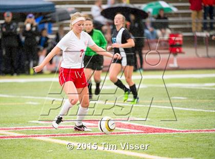 Thumbnail 2 in Regis Jesuit vs. Mountain Range (CHSAA 5A First Round) photogallery.