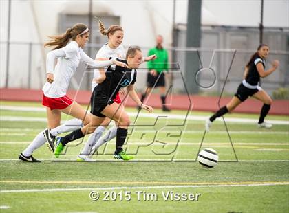 Thumbnail 3 in Regis Jesuit vs. Mountain Range (CHSAA 5A First Round) photogallery.
