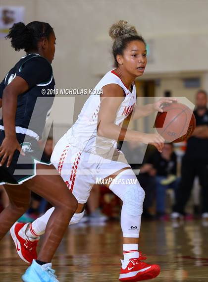 Thumbnail 2 in Mater Dei vs. Orangewood Academy (Battle at the Beach) photogallery.