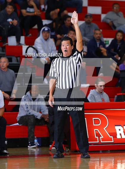 Thumbnail 3 in Mater Dei vs. Orangewood Academy (Battle at the Beach) photogallery.