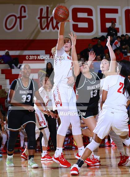 Thumbnail 2 in Mater Dei vs. Orangewood Academy (Battle at the Beach) photogallery.
