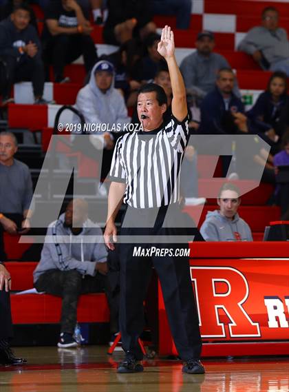 Thumbnail 1 in Mater Dei vs. Orangewood Academy (Battle at the Beach) photogallery.