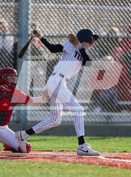 Thumbnail 2 in Regis Jesuit @ Legend photogallery.